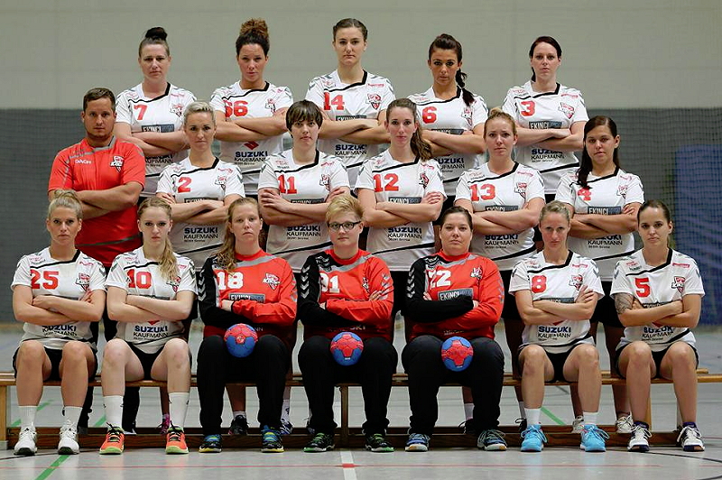 2016_mannschaft_frauen_armeueber